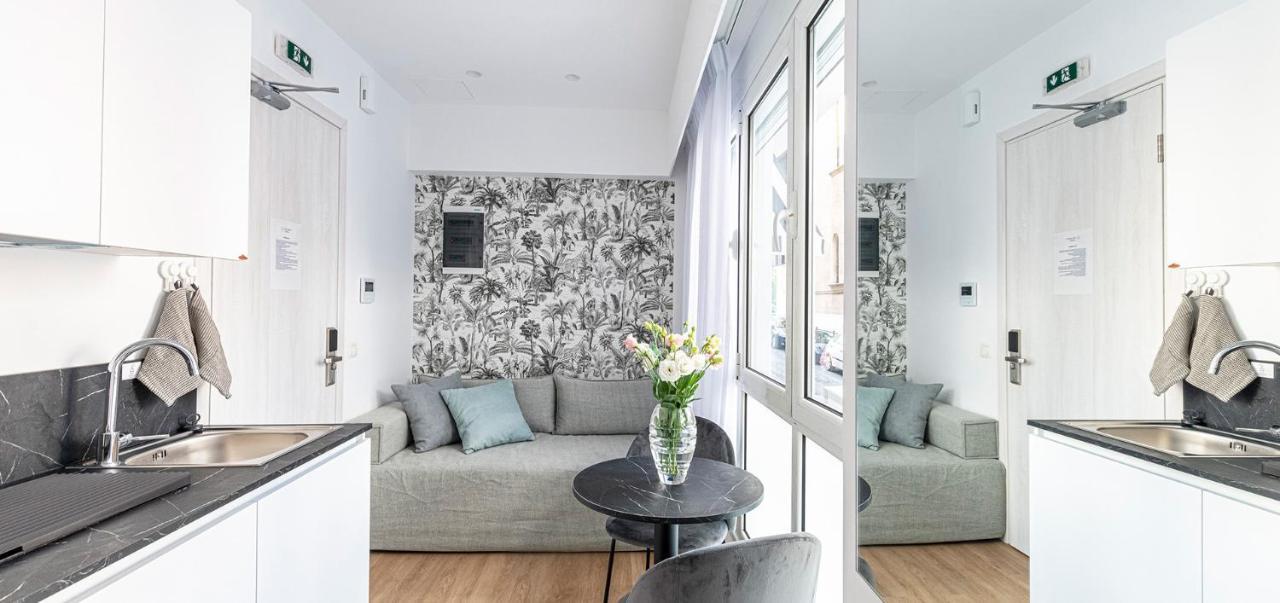 Phaedrus Living Executive Kriel Suites 001 Афины Экстерьер фото