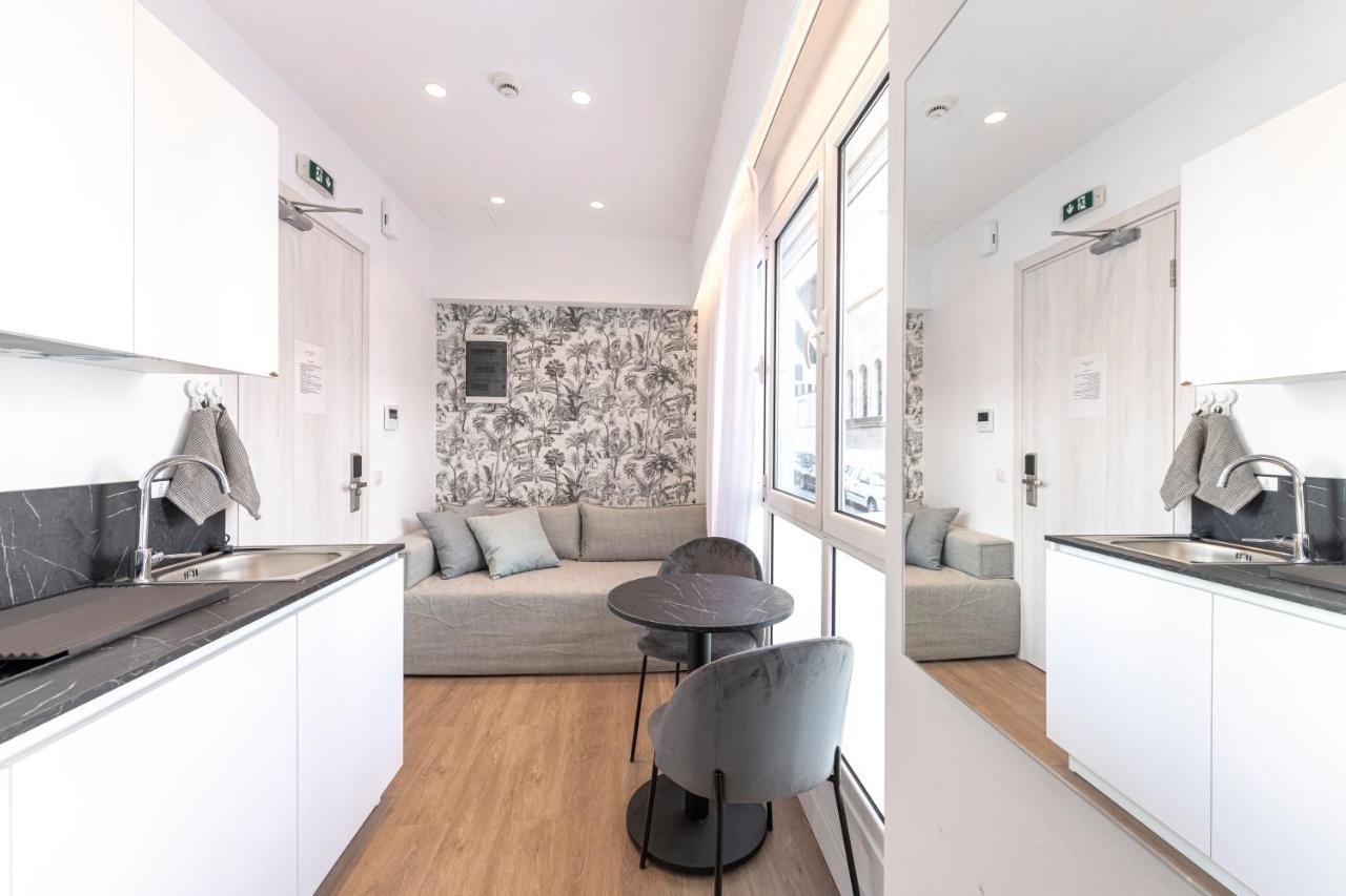 Phaedrus Living Executive Kriel Suites 001 Афины Экстерьер фото
